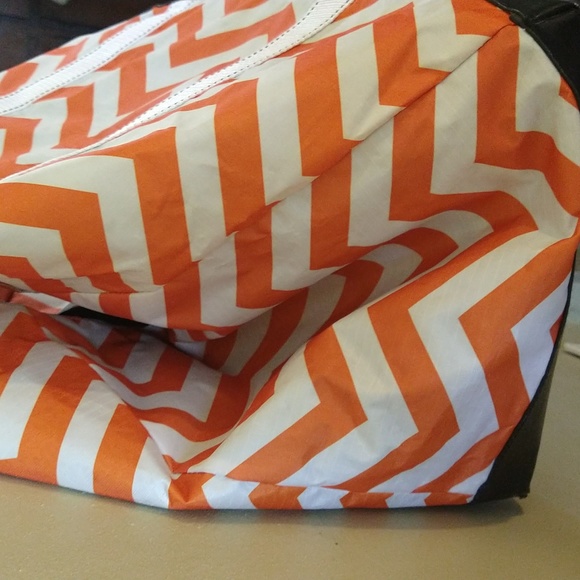 Nwot. logo brand Clemson cooler. - Picture 5 of 10